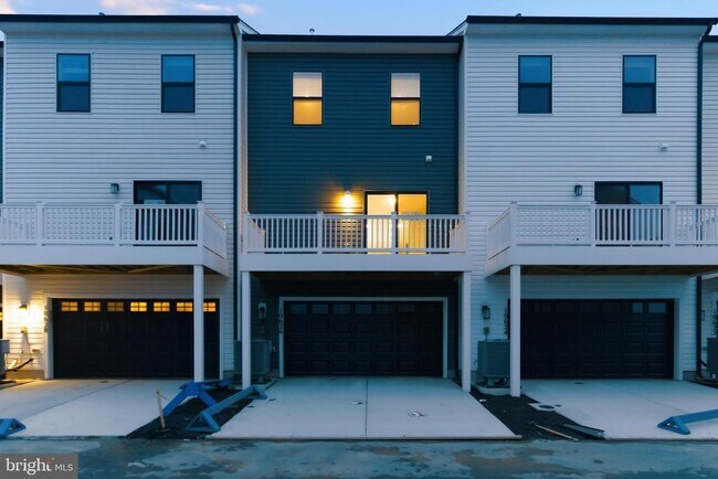 Building Photo - 5217 Water Lily Wy