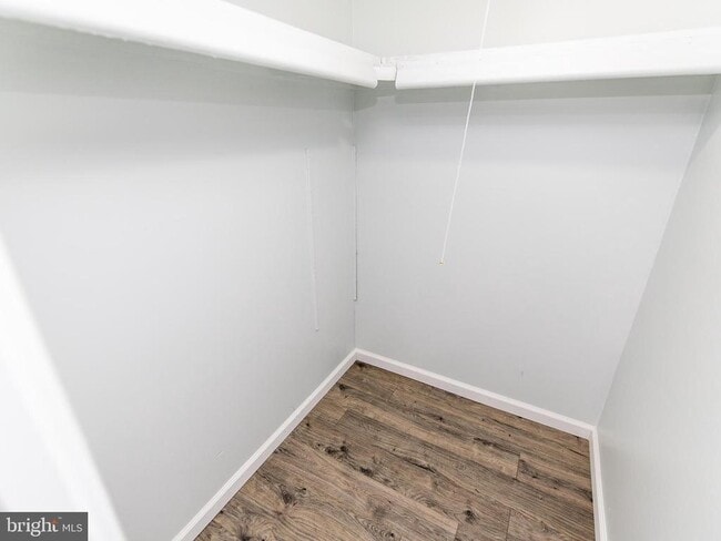 Building Photo - 15901 Perkins Ln