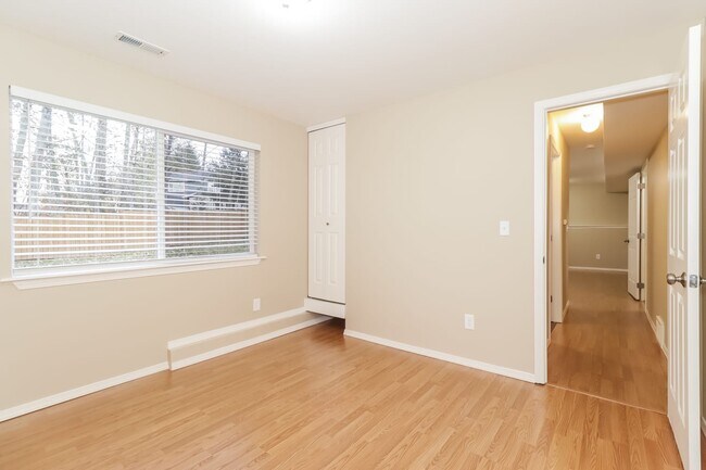 Building Photo - 8611 8th St SE