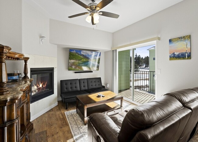 Building Photo - Great Location Woodland Park Townhome!