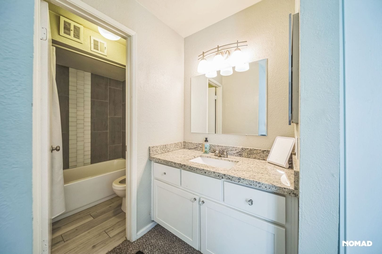 Building Photo - 8055 E Thomas Rd