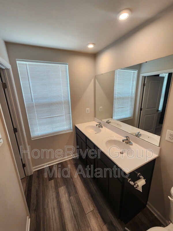 Building Photo - 203 Bowline Dr