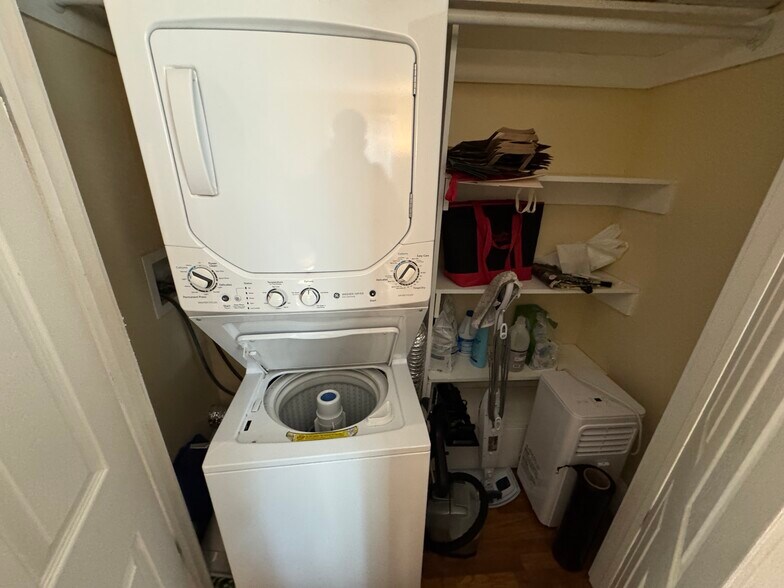 Building Photo - 65 Walden St