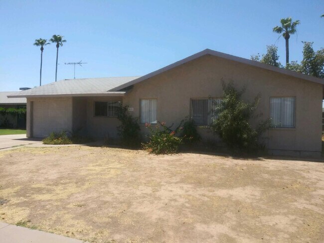 Building Photo - 415 E Pegasus Dr