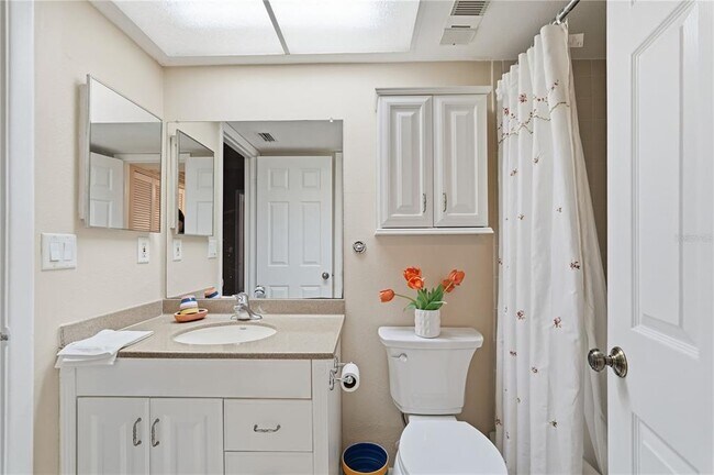 Building Photo - 3034 Eastland Blvd