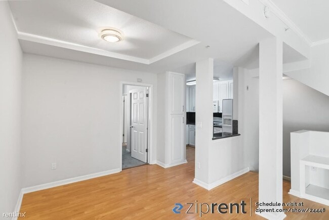 Building Photo - 3 br, 3 bath Townhome - 334 Dunsmuir Terra...