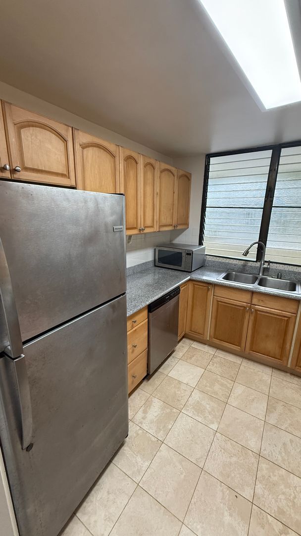 Building Photo - For Rent – Spacious 2 Bedroom, 2 Bath Cond...