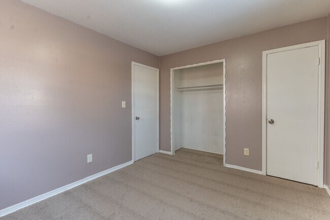 Building Photo - 3016 SW 68th St