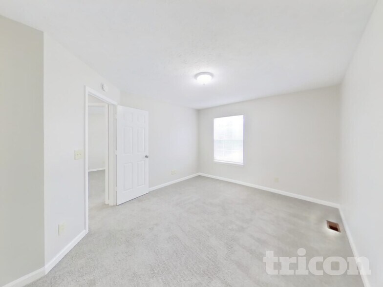 Building Photo - 1022 Pine Mountain Way