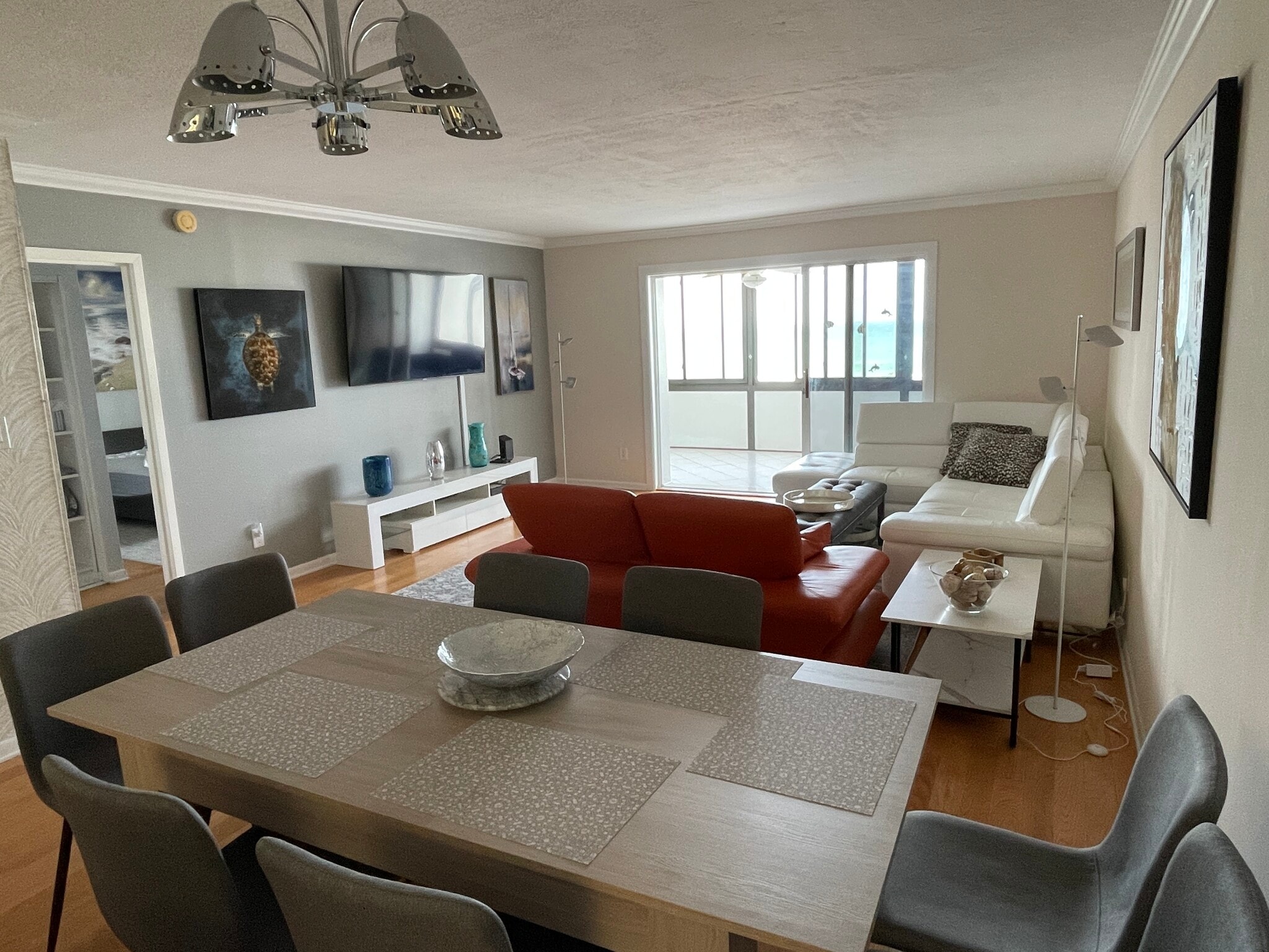 Building Photo - 1055 W Peppertree Dr