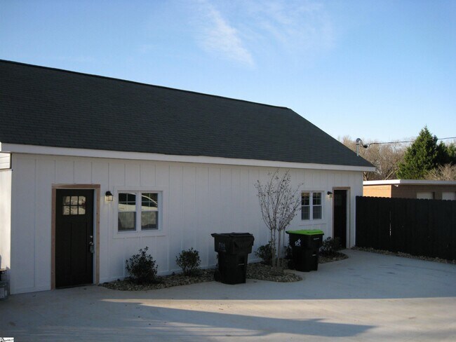 Primary Photo - 1 Bollinger St