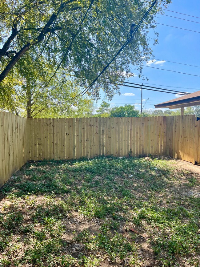 Building Photo - 8024 Echo Wind St