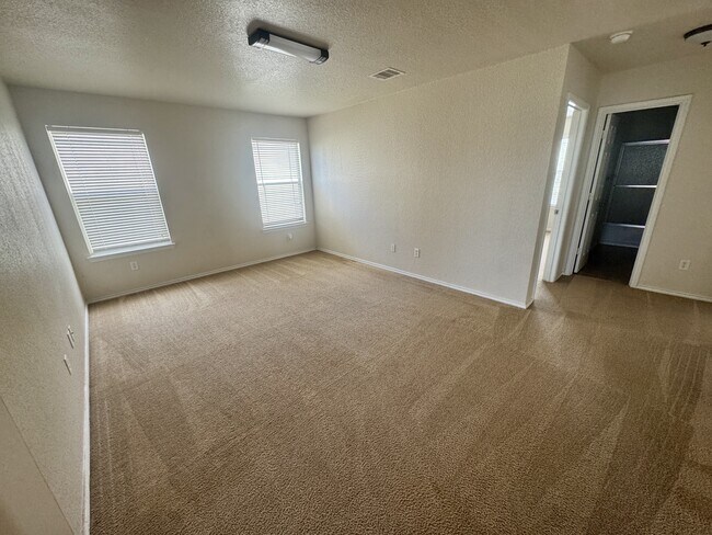 Building Photo - 8755 Sunview Park