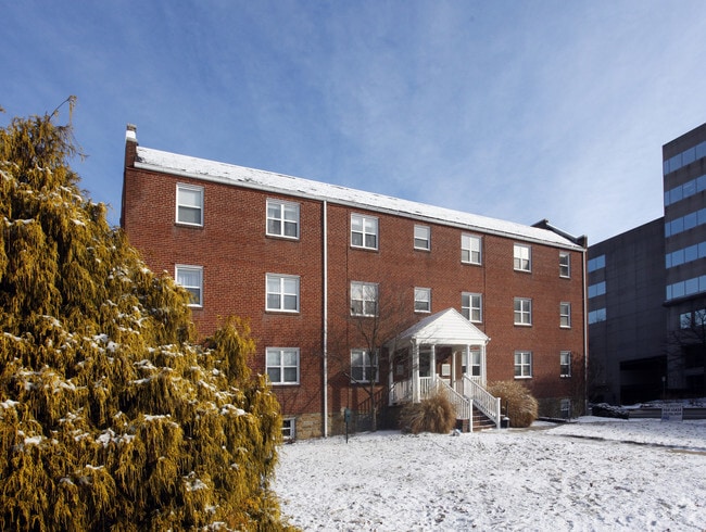 Building Photo - Towson Overlook Apartments