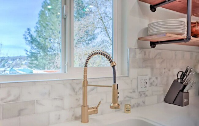 Building Photo - 40902 Ely Way