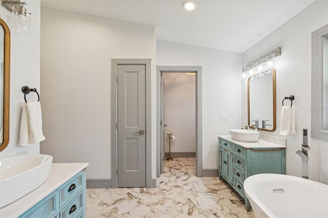 Building Photo - 292 Sunlit Cove Dr NE