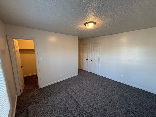 Building Photo - 9100 Parktop Ln NW