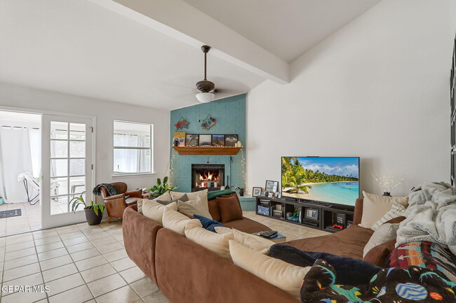 Building Photo - 4348 Loma Hermosa Dr
