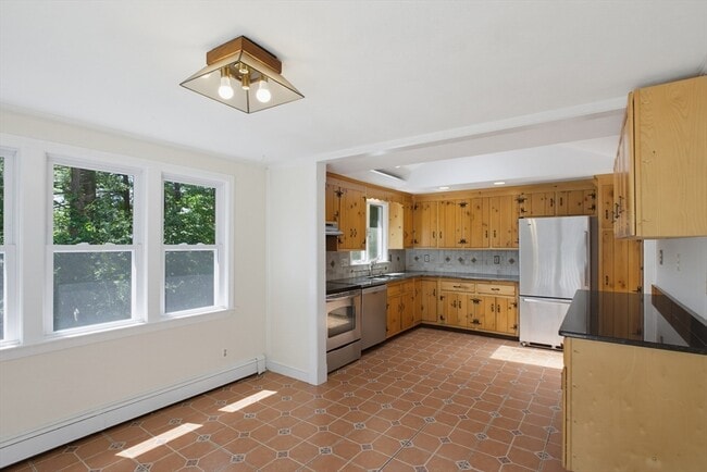 Building Photo - 37 Woodbury Rd