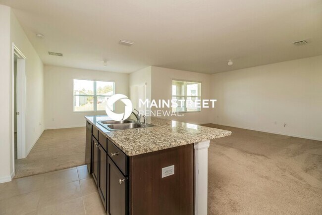 Building Photo - 3 Bedroom Pet-Friendly Home in Spring Hill...