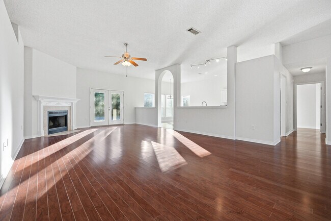 Building Photo - 4227 Shadow Ln