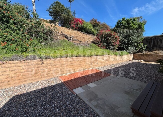 Building Photo - 2148 Skyview Glen