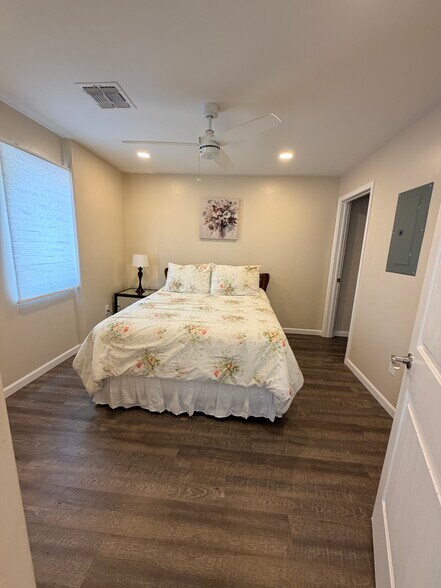 bedroom 2 - 1214 E Elm St
