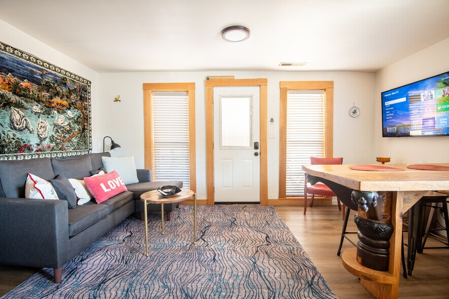 Building Photo - 100 Old Montevallo Rd