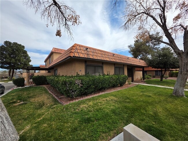 Building Photo - 241 Misty Isle Ln