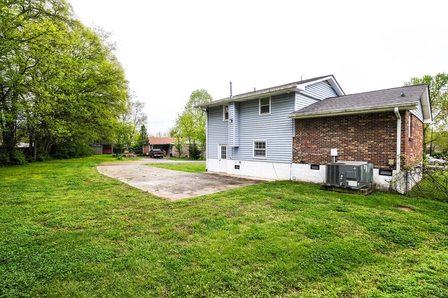 Building Photo - 133 Cline Ave