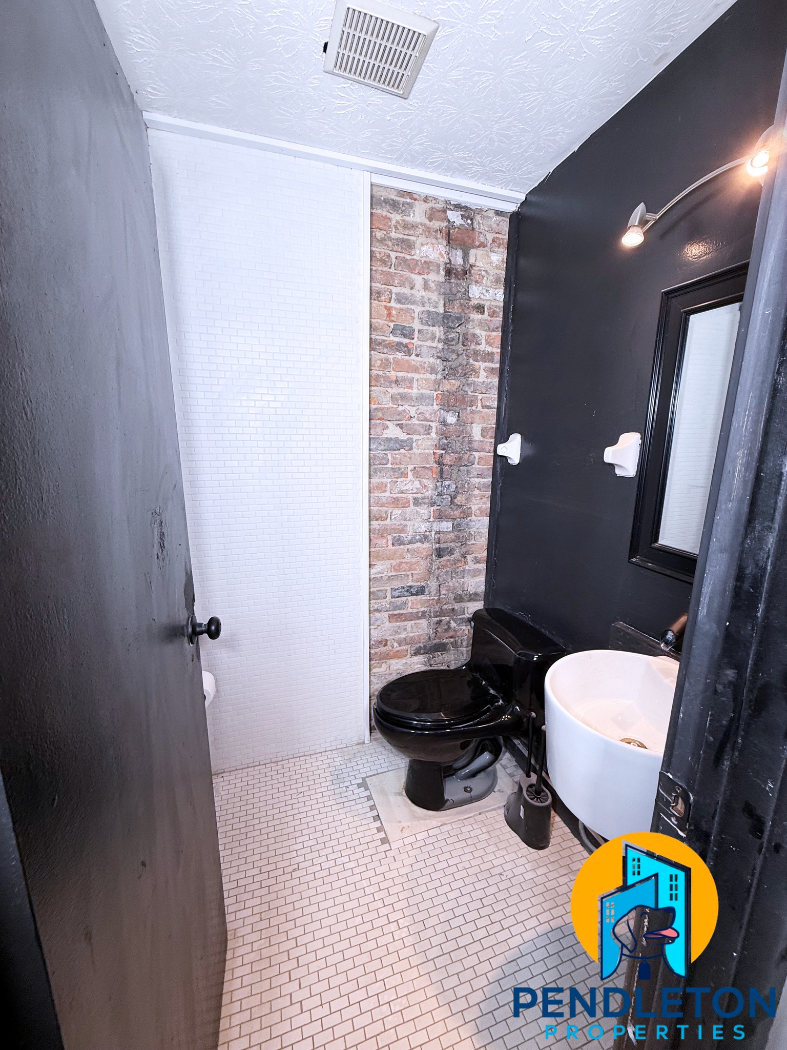 Building Photo - 525 E 13th St