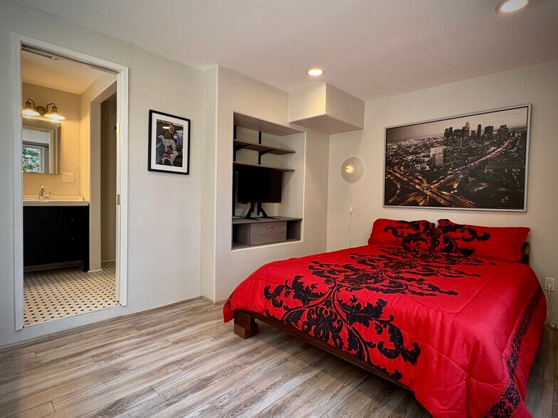 Building Photo - 3746 Lankershim Blvd