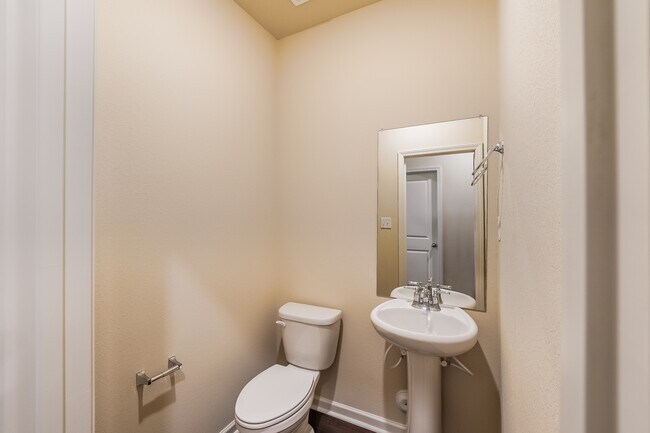 Building Photo - 6483 Rainbow Row