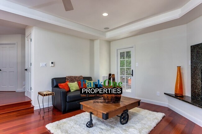 Building Photo - Amazing Moraga Home with incredible lot!