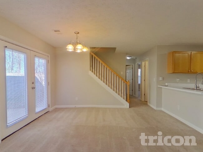 Building Photo - 1960 Lexington Ln