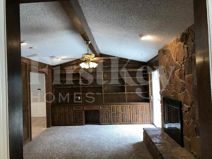 Building Photo - 4026 Cedar Creek Dr