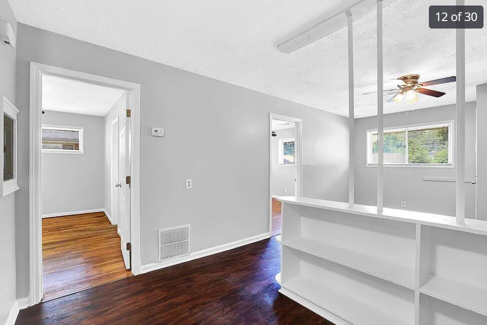 Building Photo - 1422 Vesta Ave