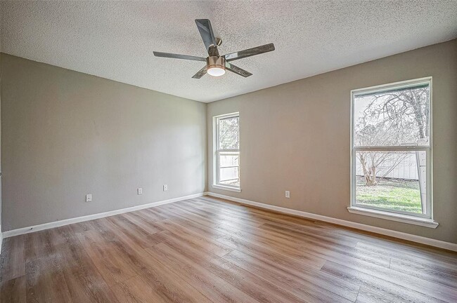 Building Photo - 3422 Deer Valley Dr