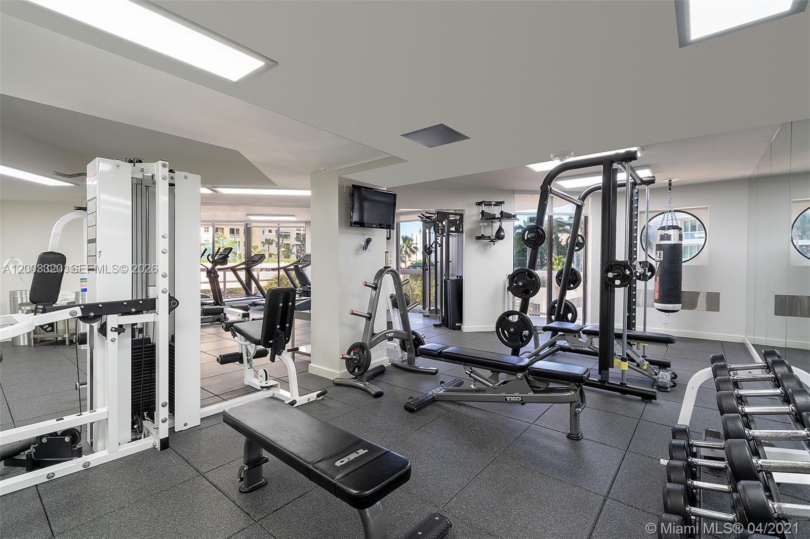 Building Photo - 20185 E Country Club Dr