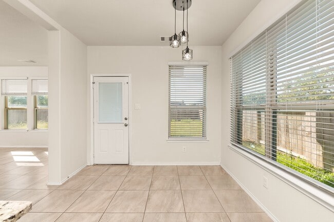 Building Photo - 3715 White Gardenia Ln