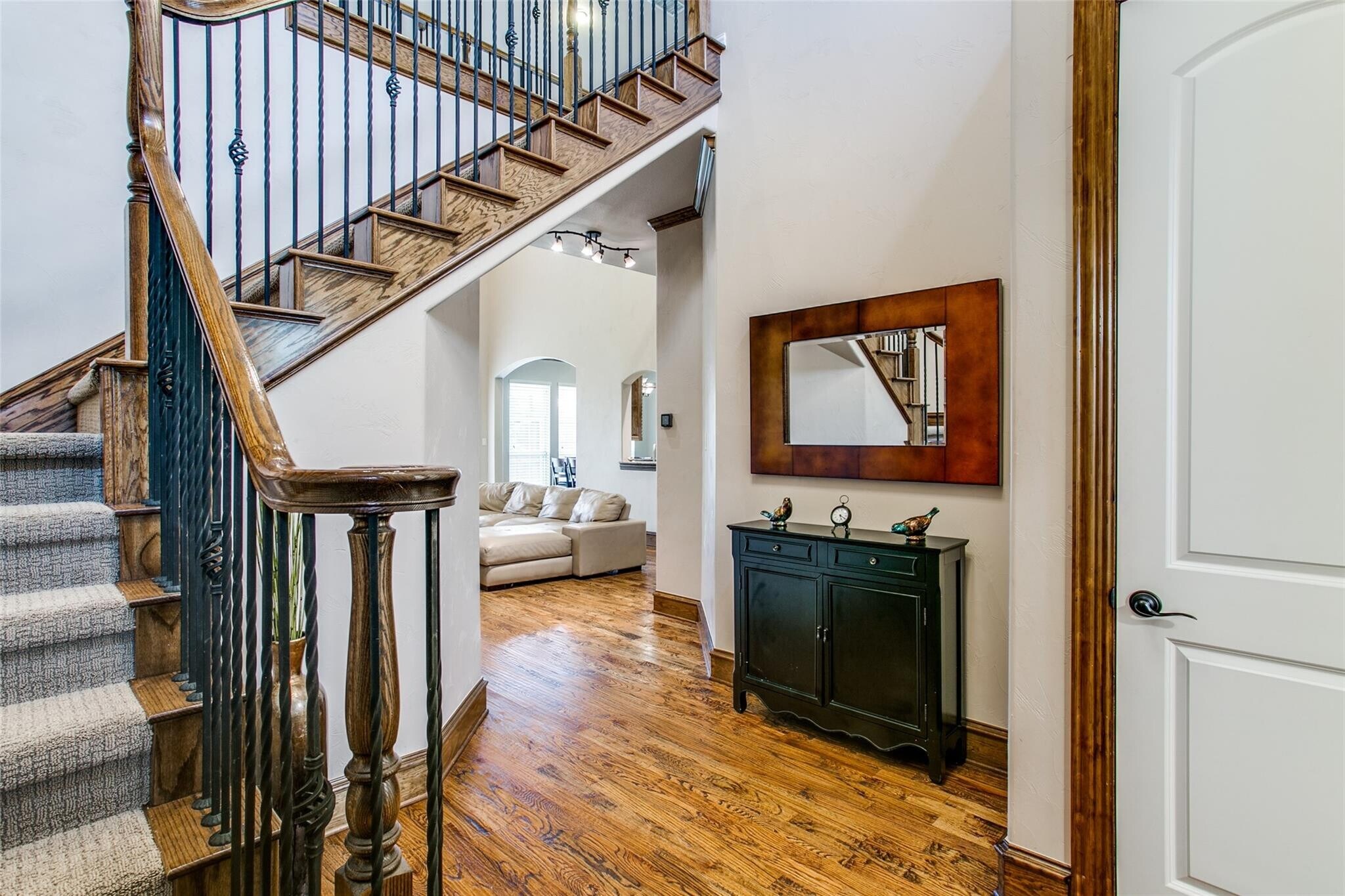 Building Photo - 1805 Castle Ct