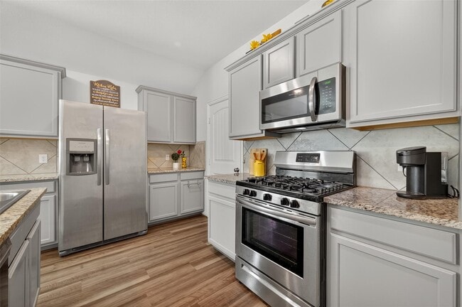 Building Photo - 15950 Boom Dr