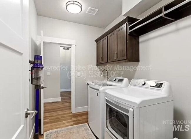 Building Photo - 8462 W Suttle Lake Dr