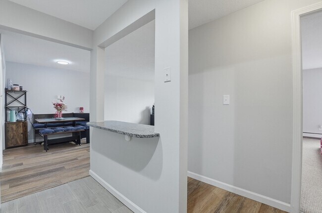 Building Photo - 180 Main St