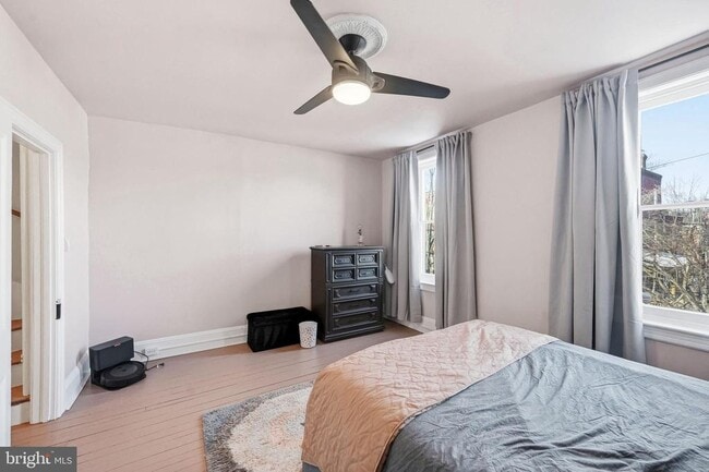 Building Photo - 346 E Union St