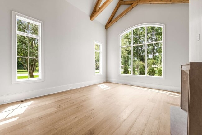 Building Photo - 8115 Devens Dr