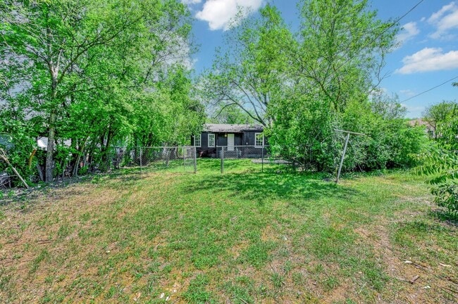 Building Photo - Beautifully maintained 2-bedroom, 1-bathroom house in Waco