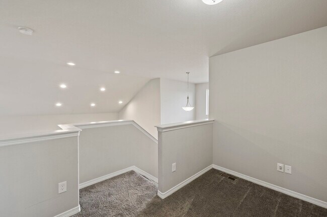 Building Photo - 9973 Castor Dr