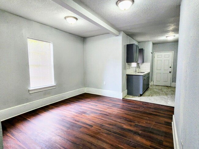 Building Photo - Fully Renovated 3 Bedroom Rental Home Avai...