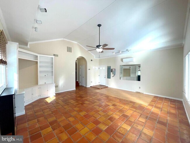 Building Photo - 11717 Rivershore Dr